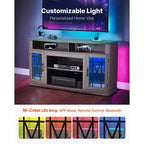 Meuble TV pour téléviseurs jusqu'à 65 pouces, meuble de divertissement style ferme avec bande lumineuse, meuble TV en bois avec portes en verre, gris